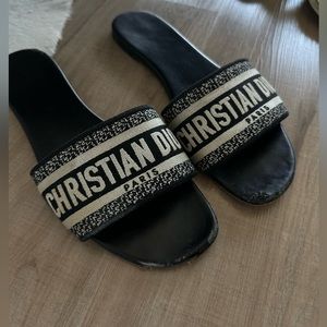 Dior logo sandals size 40